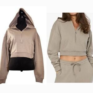 WEWOREWHAT Half Zip Cropped Fleece Hoodie in Stone, Size Large